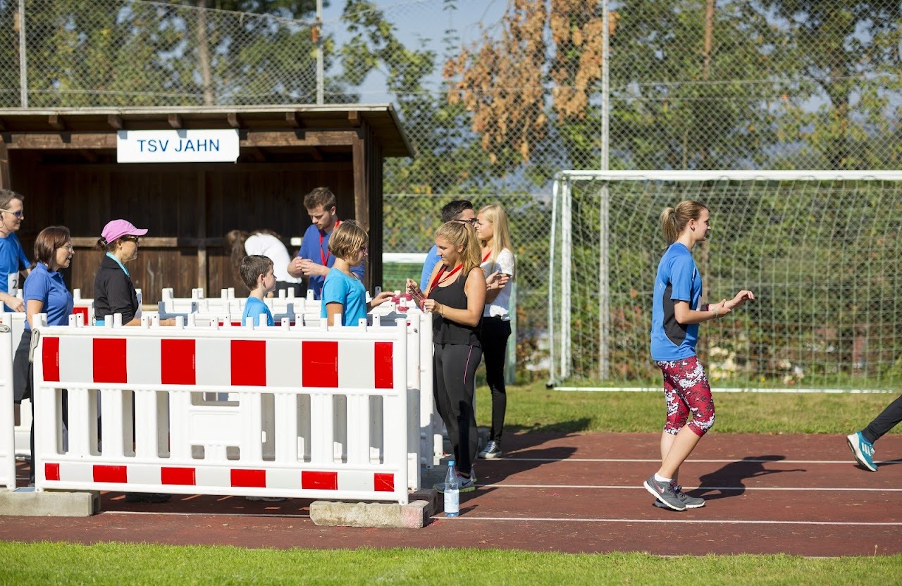 Bild vom 9. Benefizlauf im Jahr 2016. Dies ist das 36. Bild.